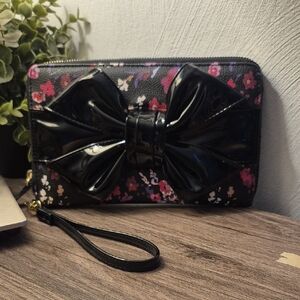 Betsey Johnson Wristlet Clutch Wallet Zip Faux Leather Black Floral Bow